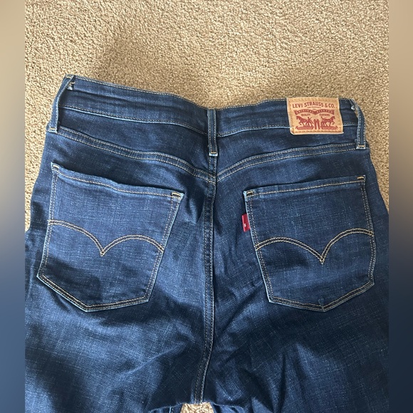 Levi’s High Rise Skinny - Picture 2 of 3